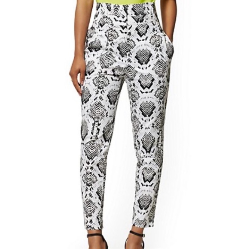 NWT NY&Co Paperbag-Waist Pants 18